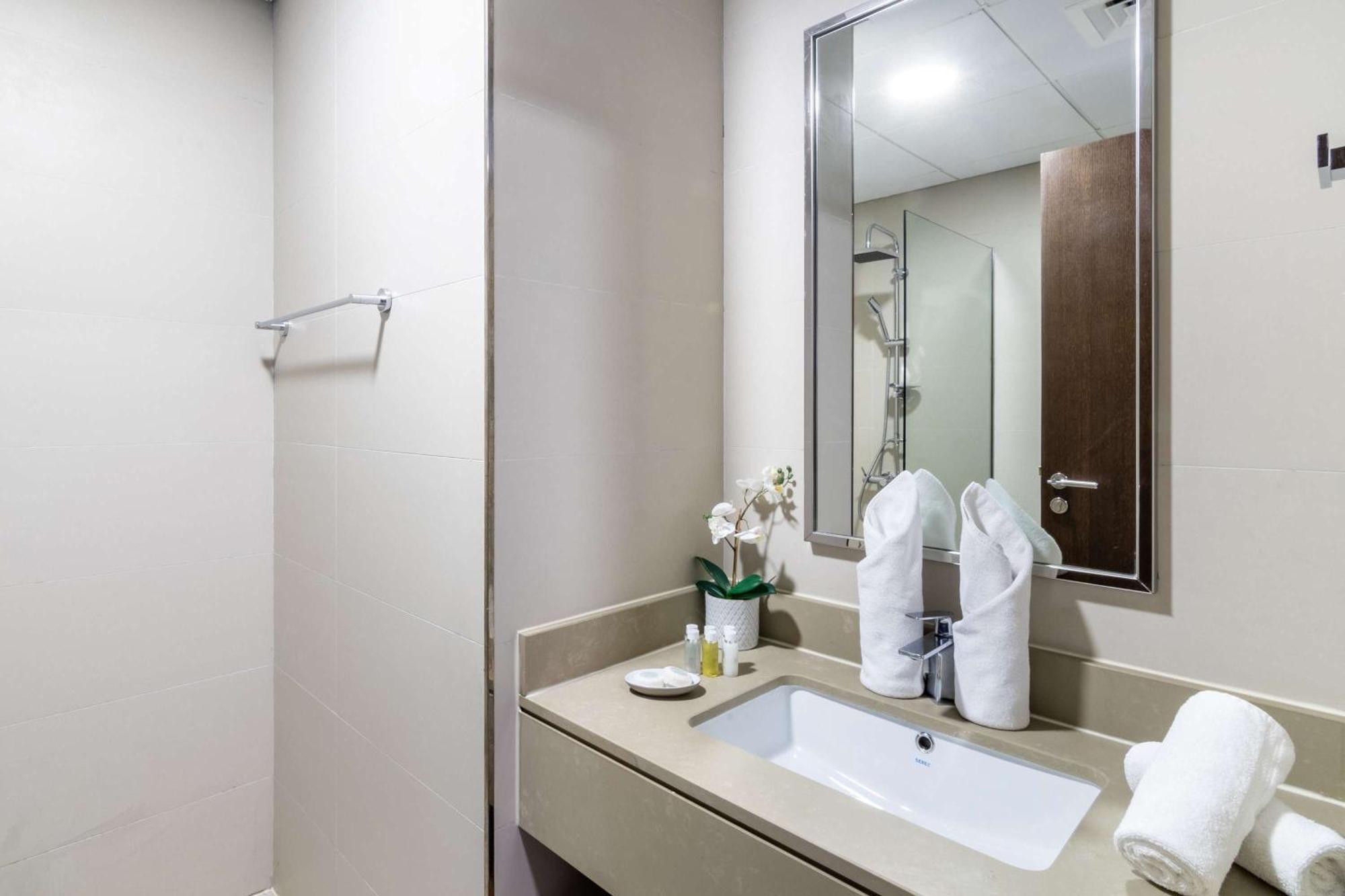 Silkhaus Financial Center In Burj Daman Apartment
